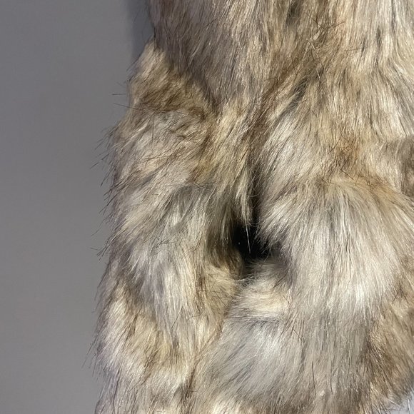 Zara Vest Faux Fur Tan Light Brown - Medium - Picture 7 of 8